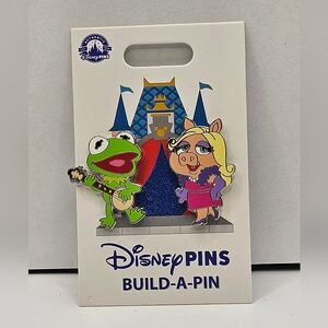 Disney Build-A-Pin with Kermit and Miss Piggy